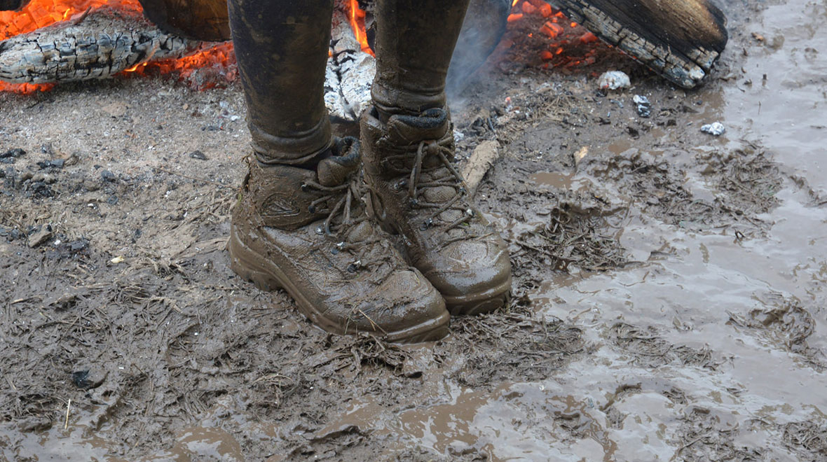 تعبیر خواب کفش (پاره، نو، سیاه، خاکی و…)